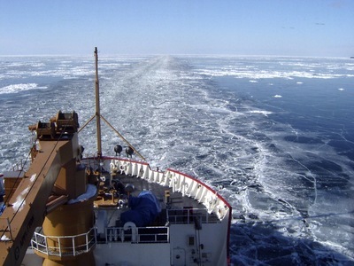 010913_Coast_Guard_Cutter-thumb-400x300-131652.jpg