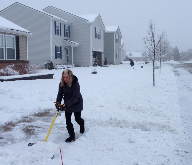 Weather_shovel_02272013.jpg