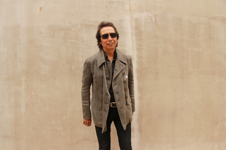 Alejandro_Escovedo_GeneralPress_3_credit_Todd_Wolfson.jpg