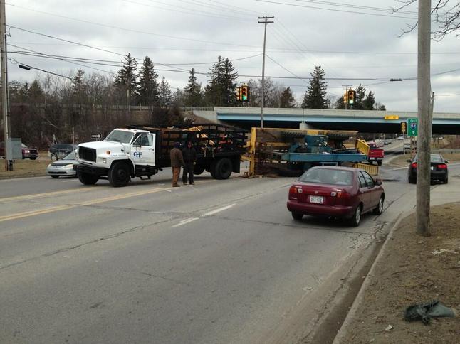Trailer_overturned.jpg