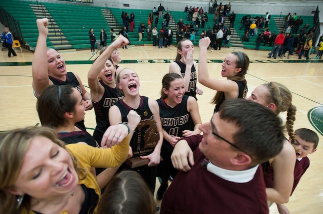 dexter-girls-basketball-celebration-030113.JPG