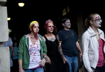 09292012_NEWS_Zombie_Walk_DJB_0148.jpg