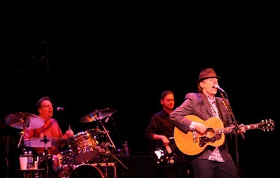 100511_ENT_HIATT_and_BIG_HEAD_TODD_AND_MONSTERS_JNS_06_display.JPG