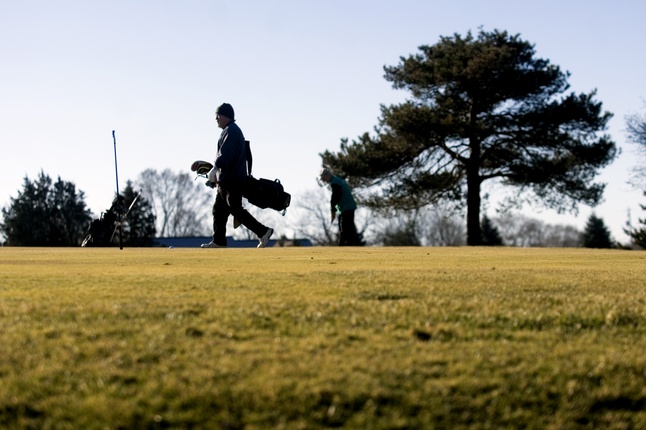 winter-golfing-michigan.jpg