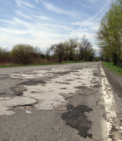 050413_NORTH-TERRITORIAL-POTHOLES.JPG