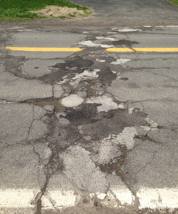 050413_NORTH-TERRITORIAL-POTHOLES_2.JPG