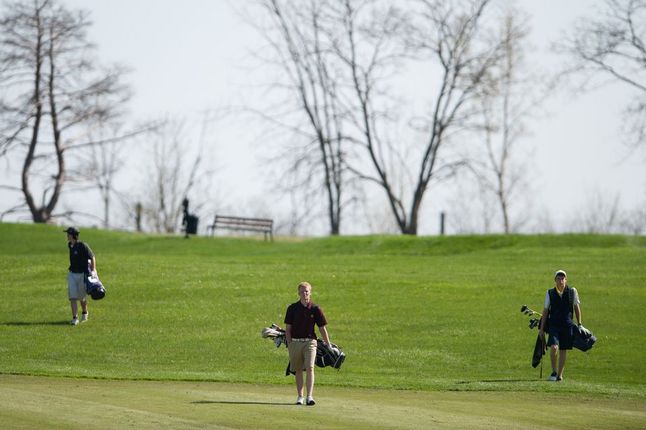 saline-golfers-stock.JPG