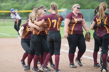 dexter-championship-district-softball.jpg