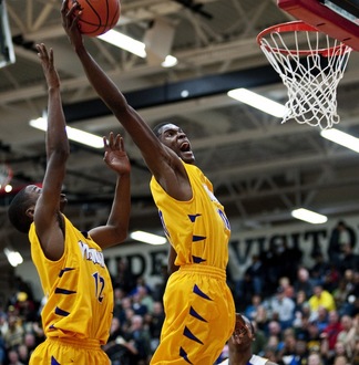 jaylen-johnson-ypsilanti-basketball-03192013.JPG