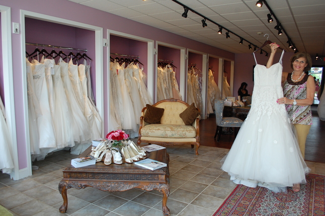 mimis_bridal_boutique.jpg