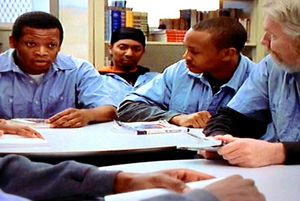 Convicted-drug-dealer-DAngelo-Barksdale-and-other-inmates-discuss-Fitzgeralds-claim-in-Season-2-of-The-Wire.jpg