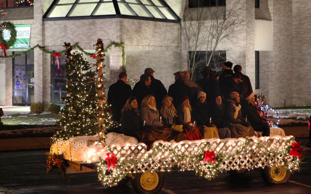 Chelsea celebrates Hometown Holiday with annual light parade