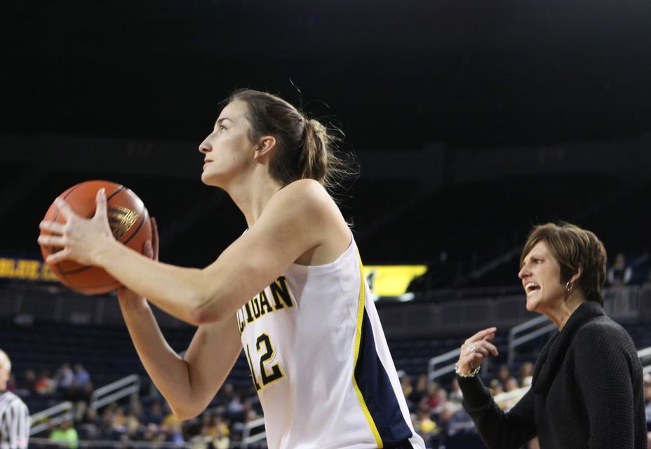 Michigan Women S Basketball Completes Day Of Blowouts At Crisler Arena