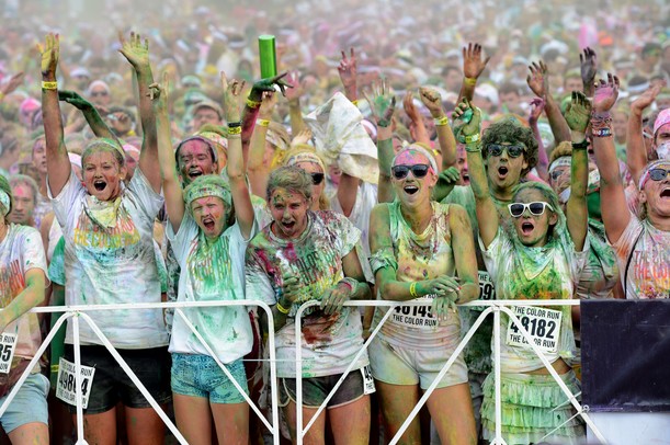 Thousands dash through Ypsilanti in city's first Color Run
