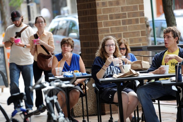 Images from Lisa Pappas and Michael Weiss' concert on the patio at ...